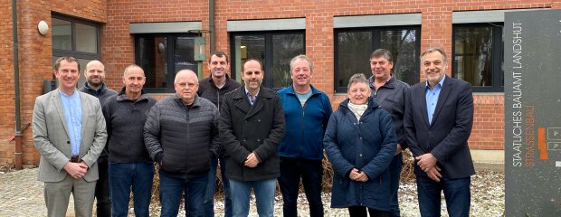 Neun Mitarbeiter des Staatlichen Bauamts Landshut feiern ihr 25- beziehungsweise 40- jähriges Dienstjubiläum